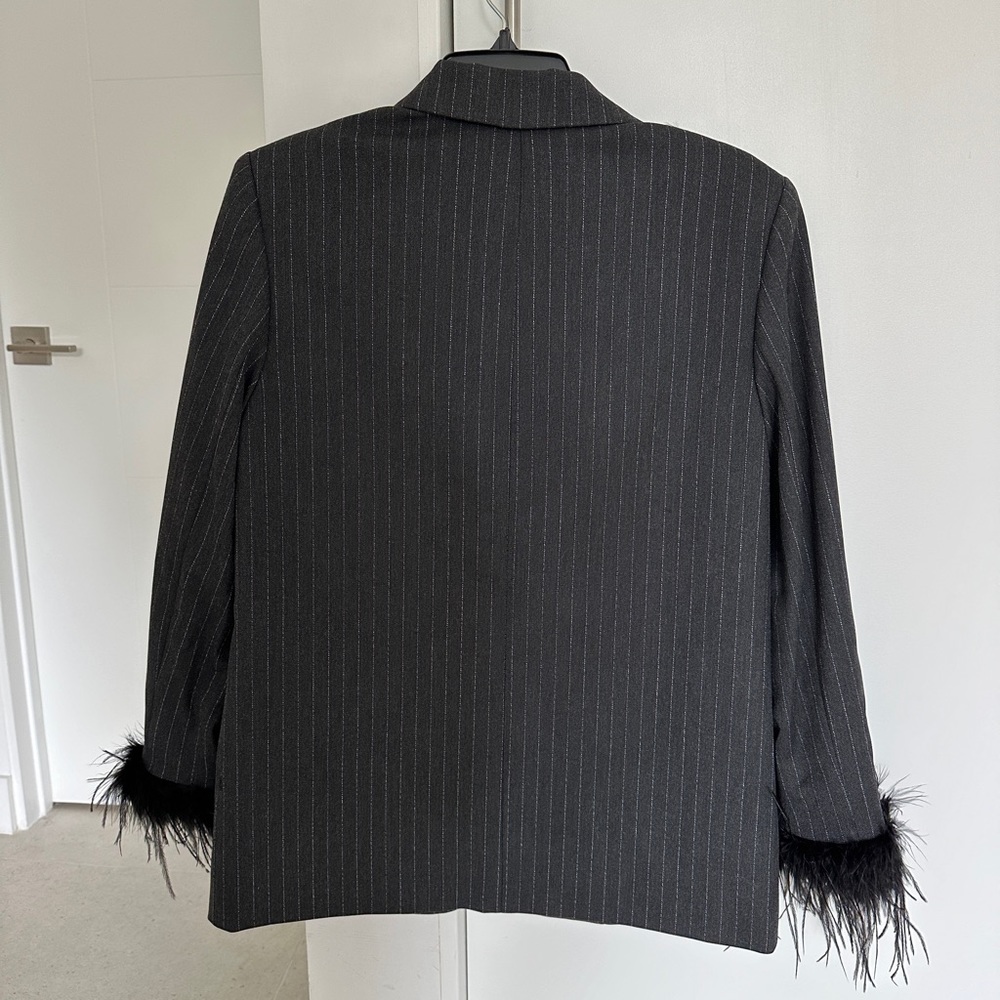 Gianni Bini x Nastia Liukin Val Twill Stripe Long Sleeve Feather Trim Blazer - Picture 4 of 4